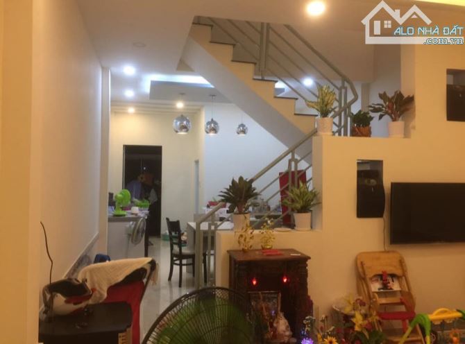 Nhà ngõ, hẻm Quận 8 phường 1_68m2_ 2 tầng gần cầu nguyễn văn cừ, cầu rạch ông giá tốt - 1