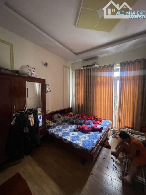 Bán gấp nhà Tô Hiến Thành, Quận 10, 50m2, hẻm 8m, chỉ 5 tỷ hơn