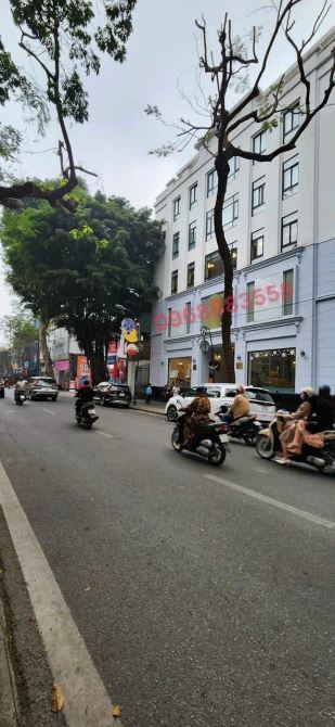 BÁN TOÀ NHÀ VP MẶT PHỐ TRÀNG THI - GẦN 2 TỶ/THÁNG - 330m2 x 8 Tầng - MT35m - Giá 235 Tỷ. - 2