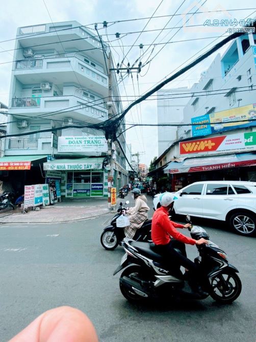 BÁN GẤP TOÀ CHDV GÓC 2 MẶT TIỀN TRẦN VĂN QUANG, QUẬN TÂN BÌNH - Có Sẵn Thu Nhập Cao