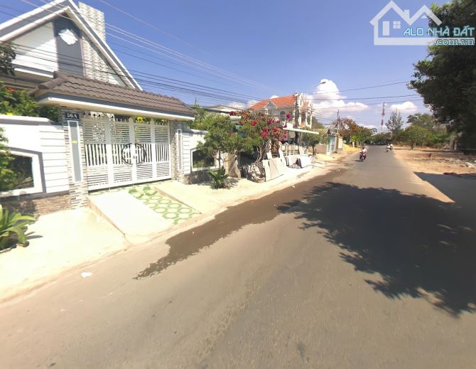 Cần bán nhanh-Đất gần bên đường Hồ Xuân Hương-Mũi Né-Lâm Đồng-DT 585,mt 19m. - 1
