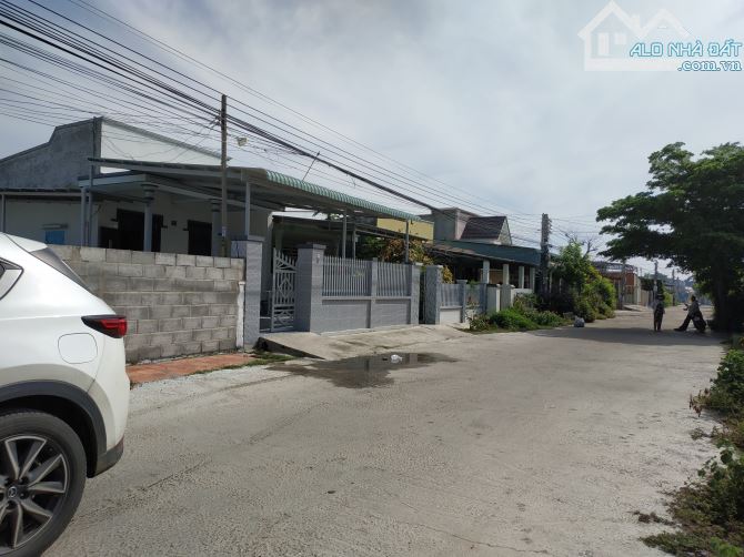 Cần bán nhanh-Đất gần bên đường Hồ Xuân Hương-Mũi Né-Lâm Đồng-DT 585,mt 19m. - 2