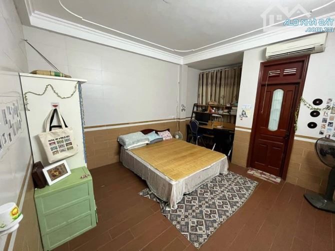Bán nhà Đường Láng Dt 40m2 Mt 4m x4 tầng Giá 5,5 tỷ - 3