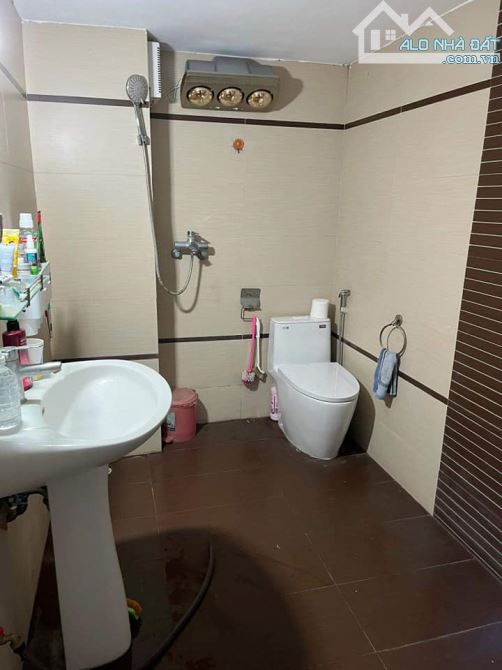 Bán nhà Đường Láng Dt 40m2 Mt 4m x4 tầng Giá 5,5 tỷ - 4