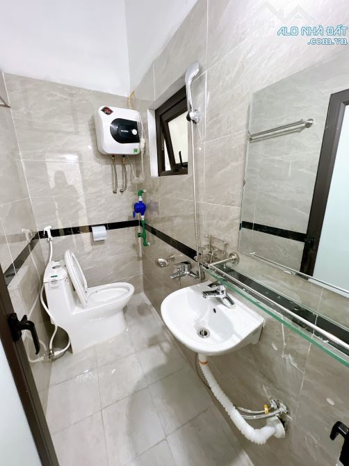 Cho Thuê Nhà Ngõ 205 Lương Thế Vinh Thanh Xuân 25m2 Studio Gác Xép Full Nội Thất Thang Máy