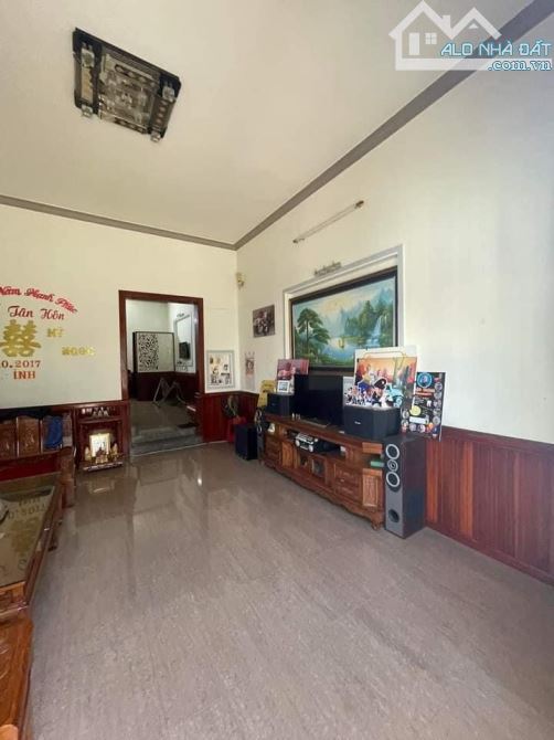 Bán nhà 1 trệt 1 lầu 7x20m , trong khu quy hoạch lô 90 thị trấn Liên Nghĩa