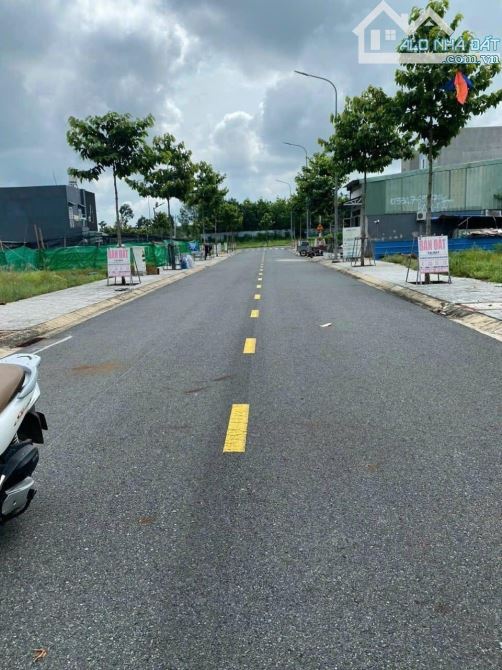 Gia Đình Cần Bán Gấp Lô Đất Ở KDC Mỹ Phước Khánh