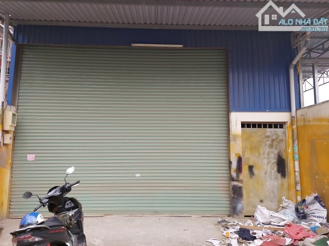 Cho thuê nhà xưởng giá rẻ 400m2 giá 14 triệu tại phường Thạnh Xuân