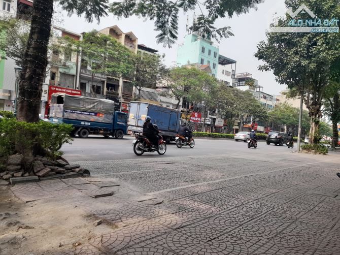 Bán đất mặt phố Nguyễn Văn Cừ DT 1250m2, MT 50m, Giá 96 tỷ - 2