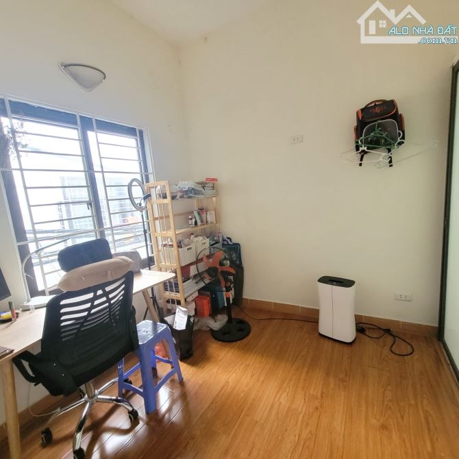 NHÀ 3 TẦNG LÔ GÓC- Ô TÔ VÀO NHÀ - KINH DOANH ĐỈNH - NGÕ THÔNG - Ở SƯỚNG - Q. ĐỐNG ĐA - 2