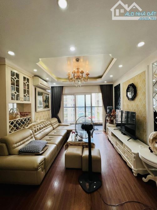 (ĐẸP THẬT ) Bán chung cư quận Nam Từ Liêm Palace 99 Mễ Trì 120m 3PN Tặng nội thất 5.xty - 2