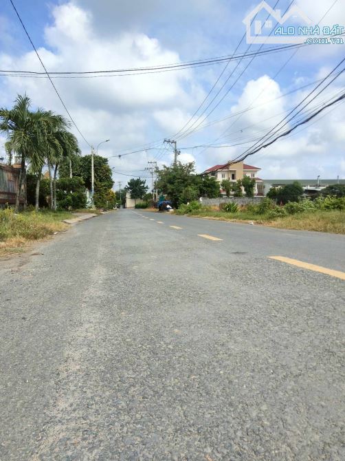 BÁN GẤP GIẢM 3 TỶ ĐẤT MẶT TIỀN, Tân Thới Nhì Hóc Môn, 3089M2 GIÁ MỚI  28 Tỷ - 2