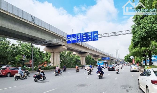 Tòa VP mặt đường Nguyễn Trãi ,  221m2  - 11 tầng  , CÓ HẦM  - 2 MẶT THOÁNG , Giá 81.5 tỷ - 4