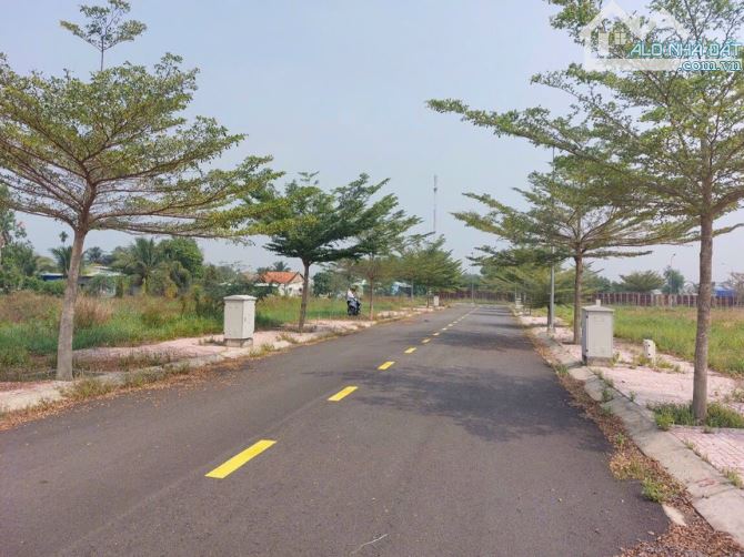 Chủ bán gấp lô đất KDC Sao Vàng ngay MTđường 825 kết nối Thị Trấn Đức Hòa với TT Hậu Nghĩa