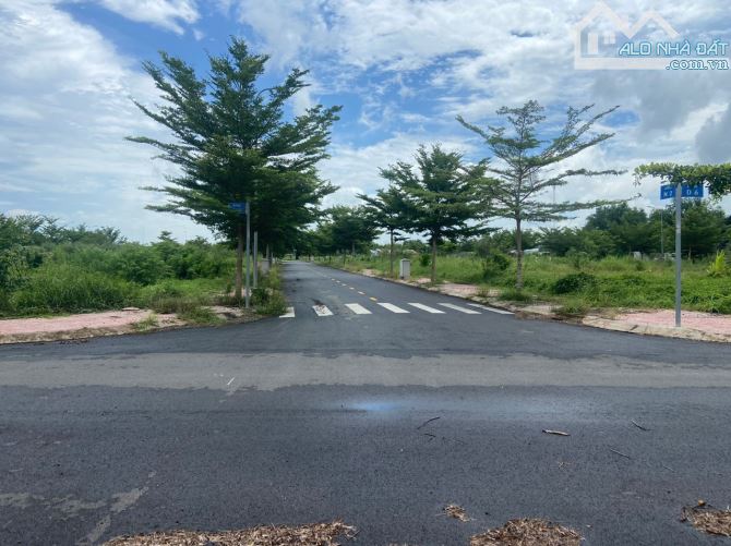Chủ bán gấp lô đất KDC Sao Vàng ngay MTđường 825 kết nối Thị Trấn Đức Hòa với TT Hậu Nghĩa - 2