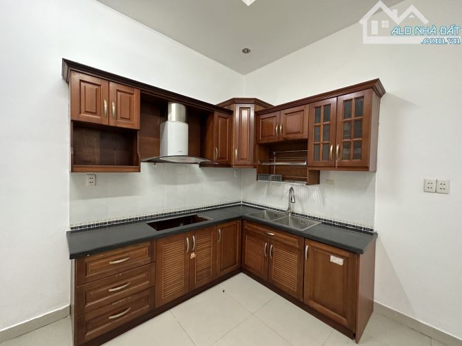 Bán nhà Cách Mạng Tháng 8,Quận 10, 70m2, giá 6.5 tỷ