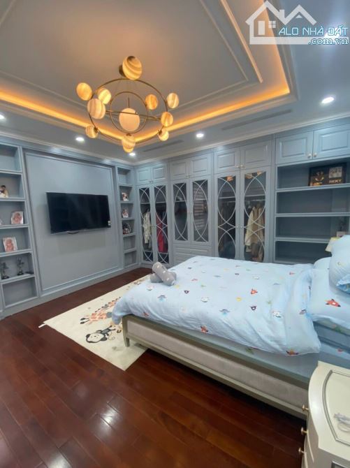 Bán biệt thự lô góc 2 mặt phố Trung Hòa DT 250m, MT 15m giá 76 tỷ - 2
