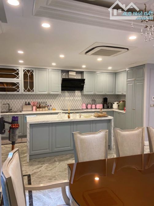 Bán biệt thự lô góc 2 mặt phố Trung Hòa DT 250m, MT 15m giá 76 tỷ - 5