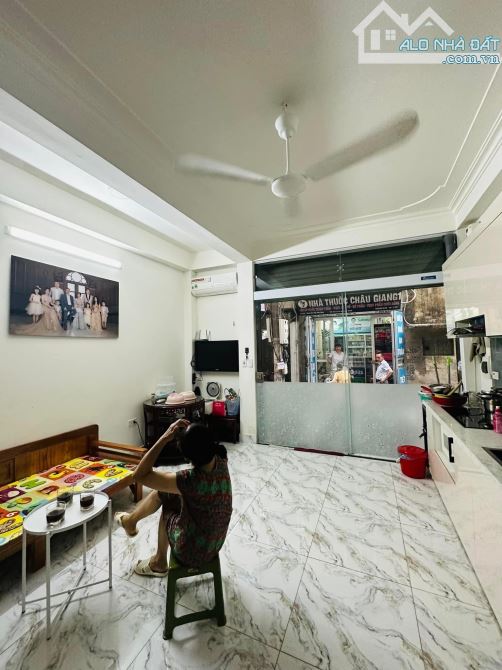 Bán Nhà MP Minh Khai 50M2 4T MT 4.2M Thoáng Trước Sau Sổ Vuông KD Siêu Đỉnh Nhỉnh 20 Tỷ