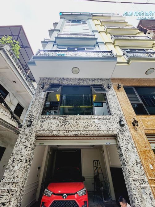 TÒA BUILDING VĂN PHÒNG-DOÃN KẾ THIỆN CẦU GIẤY-GARA Ô TÔ-CĂN GÓC 3 THOÁNG-KINH DOANH