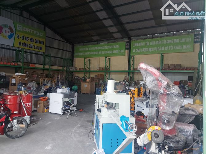 Cho thuê nhà xưởng 280m2 mặt tiền Quốc Lộ 1A An Phú Đông
