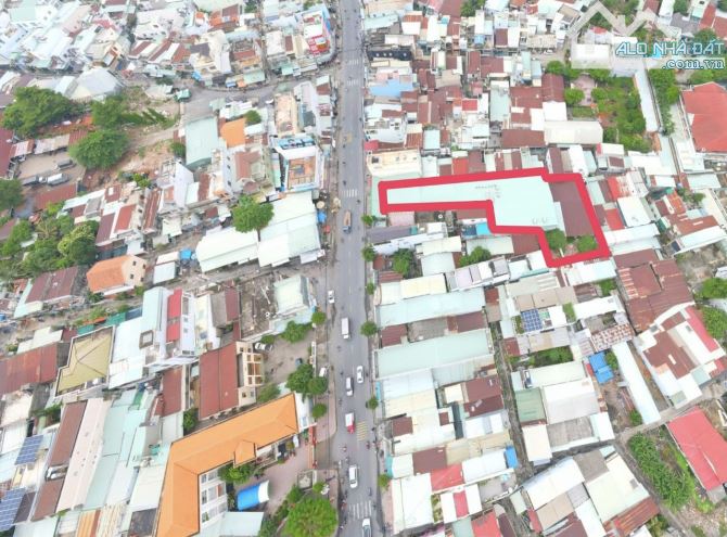GẤP! Nhà bán gần 1500m2 mặt tiền đường Phạm Văn Thuận đang cho thuê 1.2 tỷ/năm giá đầu tư - 1
