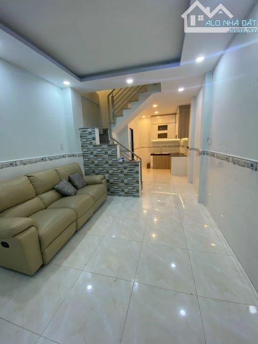 Quận 10, hẻm xe hơi C 30m, 3.5x11, nhà mới ở ngay chỉ 5.15 tỷ. 5,15 tỷ -