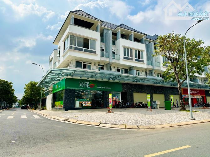 Bán nhà khu Văn Hoa villa, trung tâm tp Biên Hoà nội thất cao cấp. Giá 13,5 tỷ - 6