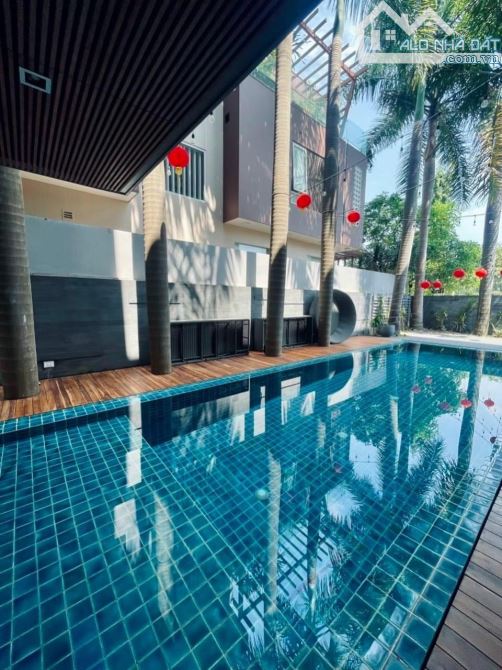 Bán gấp biệt thự hồ bơi đường Pasteur, Quận 3, dt : 20x34m trệt 2 lầu mới