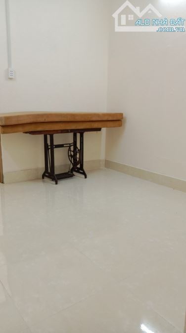 Nhà bán góc 2 mặt tiền Trần Phú – Long Khánh 90tr/m2 đang cho thuê ổn định vị trí đẹp - 1