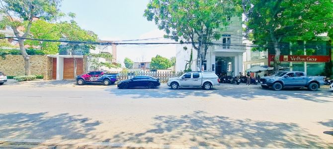 Bán Nhà Mặt Tiền Đường Nguyễn Văn Hưởng,Quận 2.Góc 2MT Vị Trí Siêu Đẹp DT:(24mx18m) - 3