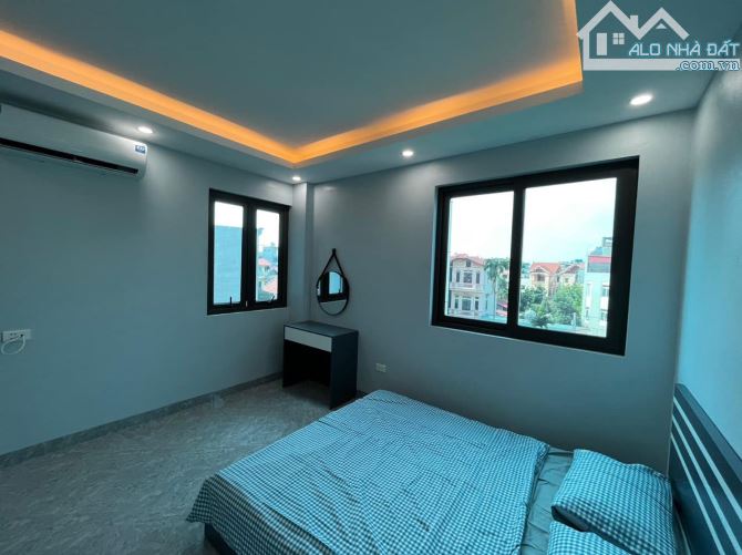 Cực hiếm! Phố Nguyễn Trãi,29 phòng - thang máy- ô tô - dòng tiền 1 tỷ/năm 120m2 x 8Tx15 tỷ - 12