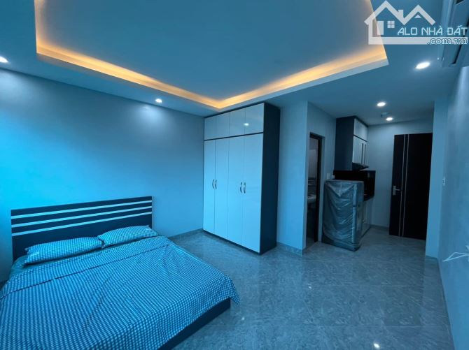 Cực hiếm! Phố Nguyễn Trãi,29 phòng - thang máy- ô tô - dòng tiền 1 tỷ/năm 120m2 x 8Tx15 tỷ - 4