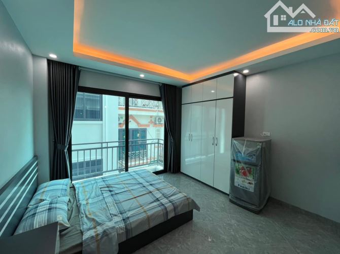 Cực hiếm! Phố Nguyễn Trãi,29 phòng - thang máy- ô tô - dòng tiền 1 tỷ/năm 120m2 x 8Tx15 tỷ - 5