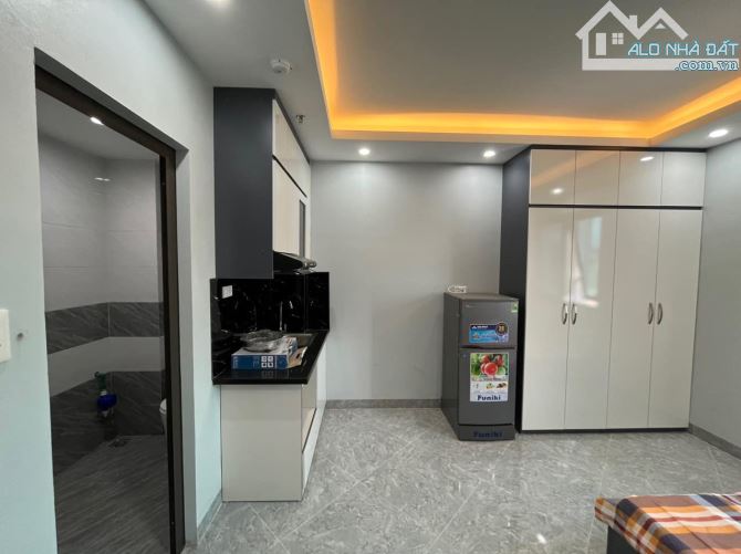 Cực hiếm! Phố Nguyễn Trãi,29 phòng - thang máy- ô tô - dòng tiền 1 tỷ/năm 120m2 x 8Tx15 tỷ - 7