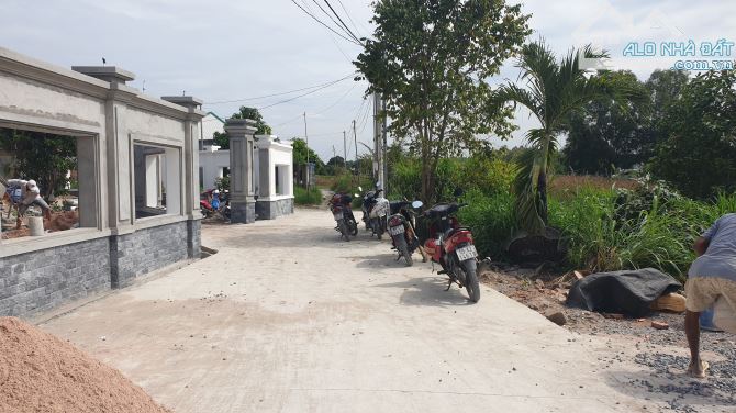 Nền Vĩnh Thanh giá ngộp sâu ,1 xẹc bê tông 6m giá 1,45 tỷ/135m (65m thổ)