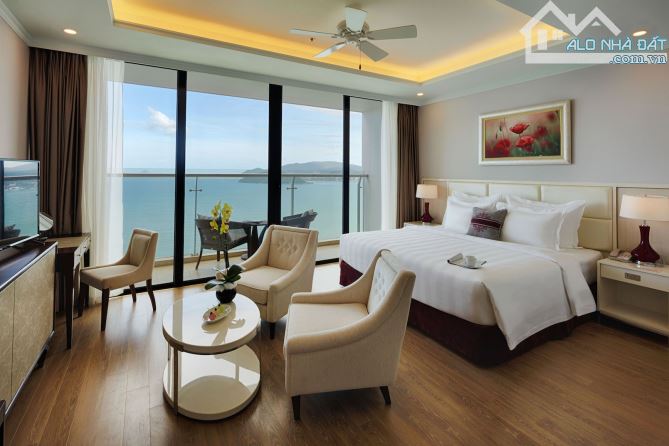 Bán khách sạn 4 sao 2 mặt tiền Võ Nguyên Giáp Đà Nẵng giá cực tốt cho nhà đầu tư