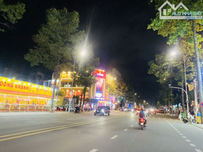 Nhà bán mặt tiền Võ Thị Sáu, vị trí đẵc địa đoạn sầm uất nhất; 1 trệt 3 lầu 72m2 giá 19 tỷ - 1