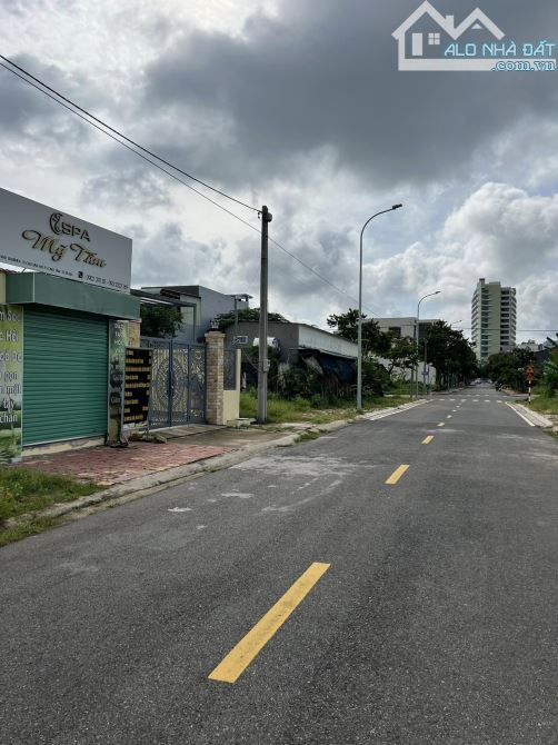 bán lô đất biệt thự 300m2 mặt tiền đường chu văn an p, long tâm tp bà rịa
