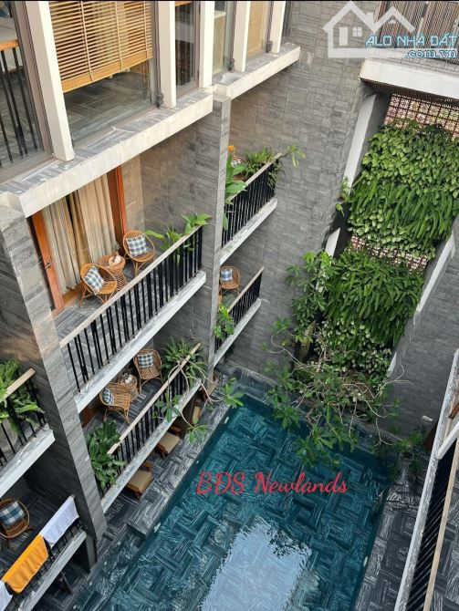 Bán Tòa Khách sạn Hotel  Boutique 5 sao tuyệt đẹp - Khu biển Mỹ Khê, Đà Nẵng