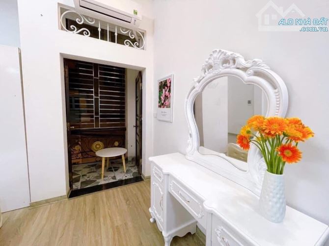 Biệt thự đẳng cấp mặt phố Trần Bình Trọng 4 tầng dt 200m2 mặt tiền rộng kinh doanh cafe. - 1
