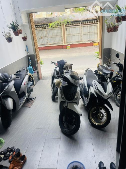 Ô TÔ VÀO NHÀ - 4 TẦNG CỰC ĐẸP - DIỆN TÍCH RỘNG - LÂM VĂN BỀN Q7 -100m2 giá Nhỉnh 11 tỷ - 1