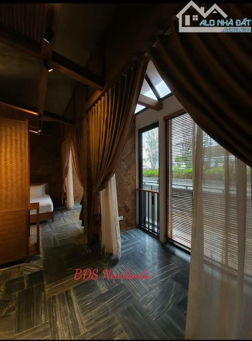 Bán Tòa Khách sạn Hotel  Boutique 5 sao tuyệt đẹp - Khu biển Mỹ Khê, Đà Nẵng - 1