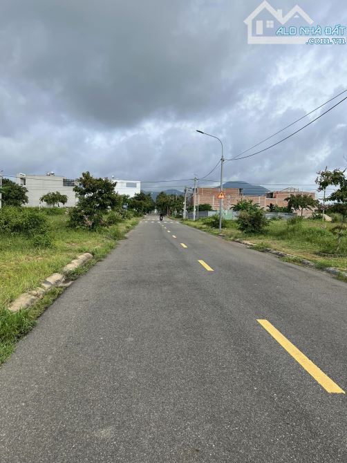 bán lô đất biệt thự 300m2 mặt tiền đường chu văn an p, long tâm tp bà rịa - 2