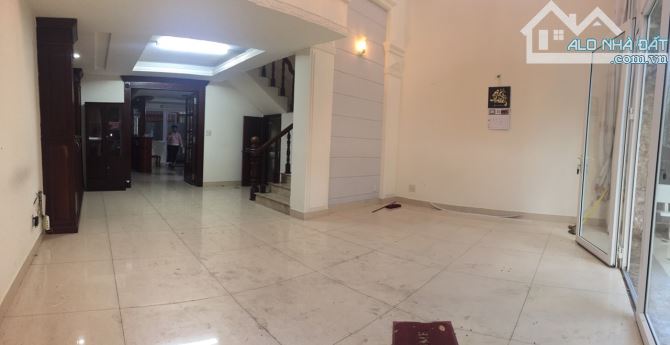 Cần cho thuê nhà phố khu Hưng Gia Phú Mỹ Hưng Quận 7, gía rẻ nhất khu.