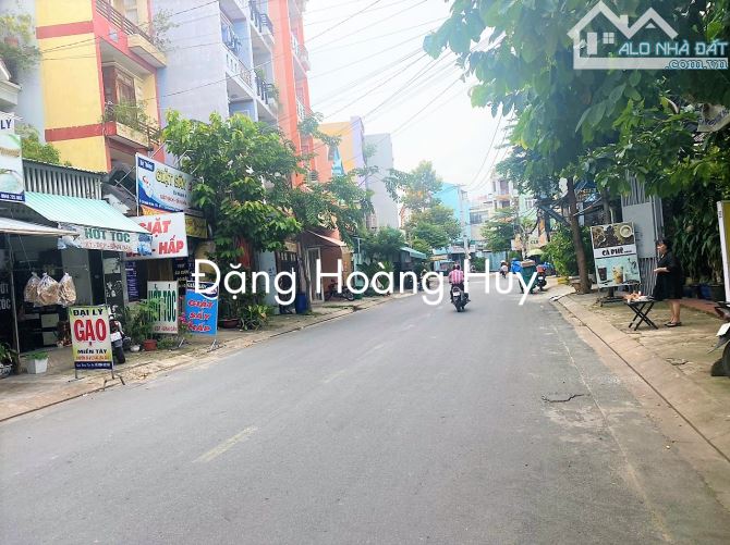 Nhà 3 Lầu, 2 mặt tiền đường Huỳnh Thị Hai ngay Nguyễn Ảnh Thủ. DT: 5x20m. Giá: 8 tỷ TL - 1