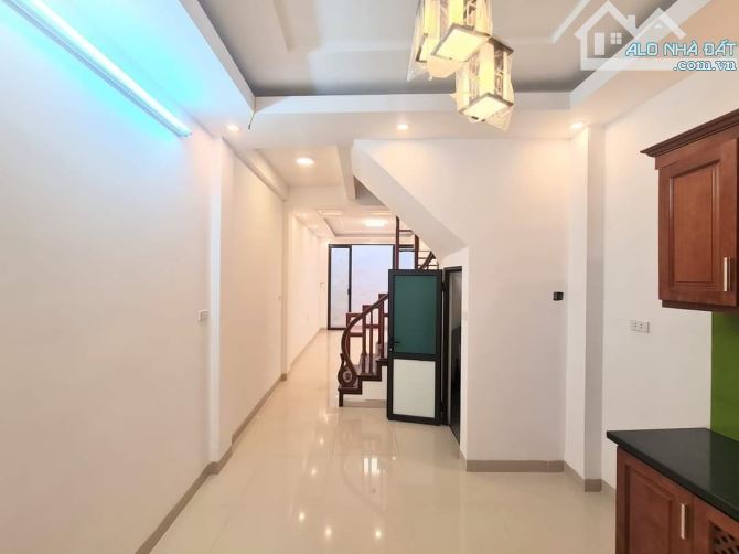 Chủ Cầ Bán Gấp Nhà 34m Ngõ 281 Trương Định, Hoàng Mai. Nhà Mới 4 Ngủ. Giá 6.9Tỷ - 2