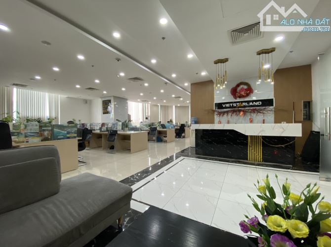 Cho thuê văn phòng Royal City Nguyễn Trãi, DT 100m2 - 500m2 giá 245k/m2; full nội thất - 2