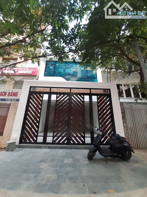 Phân Lô! Vỉa Hè! 3 ô tô tránh! Cho thuê nhà Nguyễn Lương Bằng 102m2, 5 tầng, mt5m.