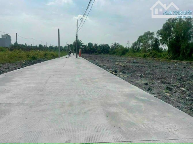 Đất Thổ cư Lương Hòa Bến Lức 5x21 103m2 giá 739tr đường ô tô SHR NHẬN KÝ GỬI - 2